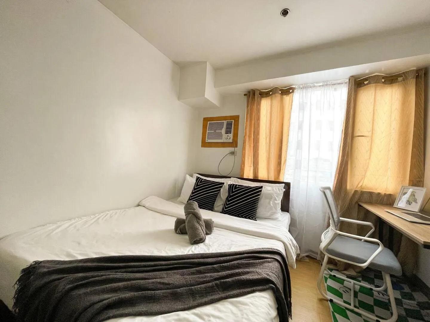 Affordable Condo Near Bgc, Venice Mall #Rt33006 Manila Philippines