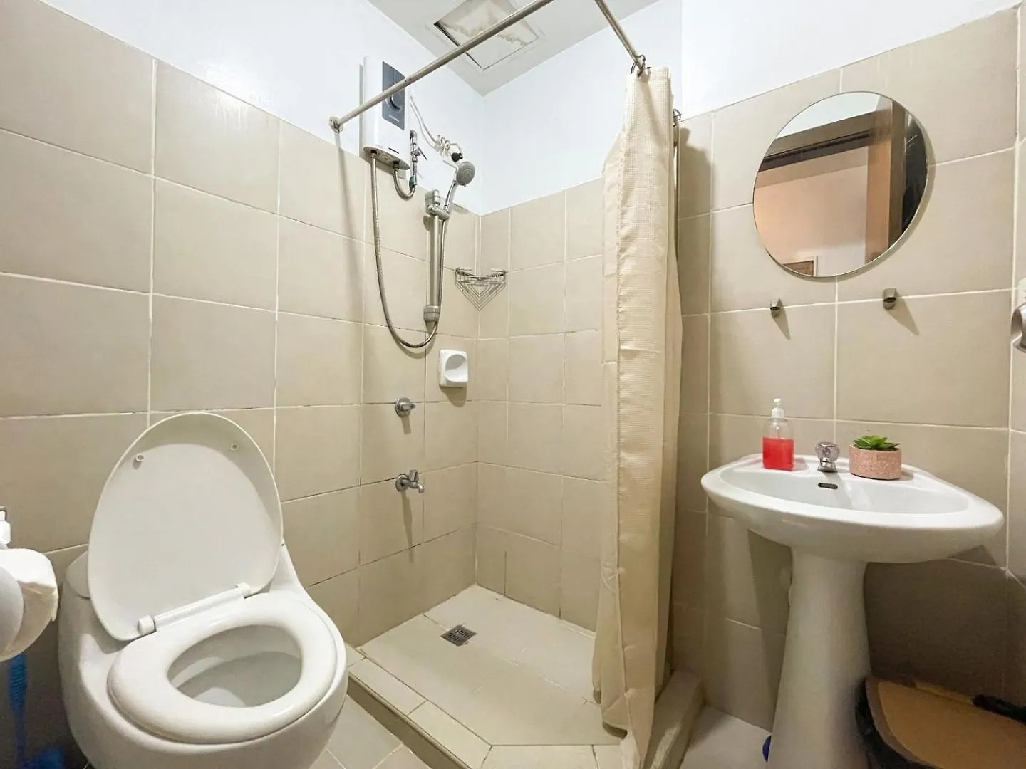 Apartment Affordable Condo Near Bgc, Venice Mall #Rt33006 Manila