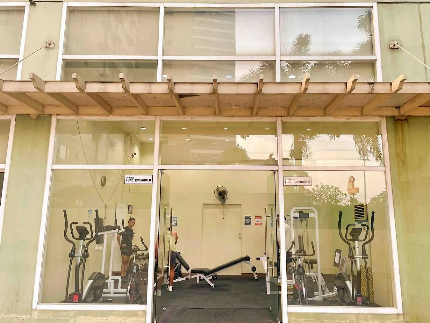 Affordable Condo Near Bgc, Venice Mall #Rt33006 Manila